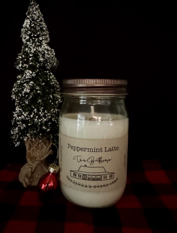 Peppermint Latte - Pint Size Mason Jar Candle