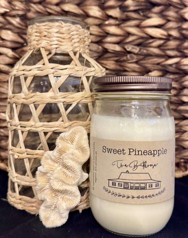 Sweet Pineapple -Pint Size Mason Jar Candle